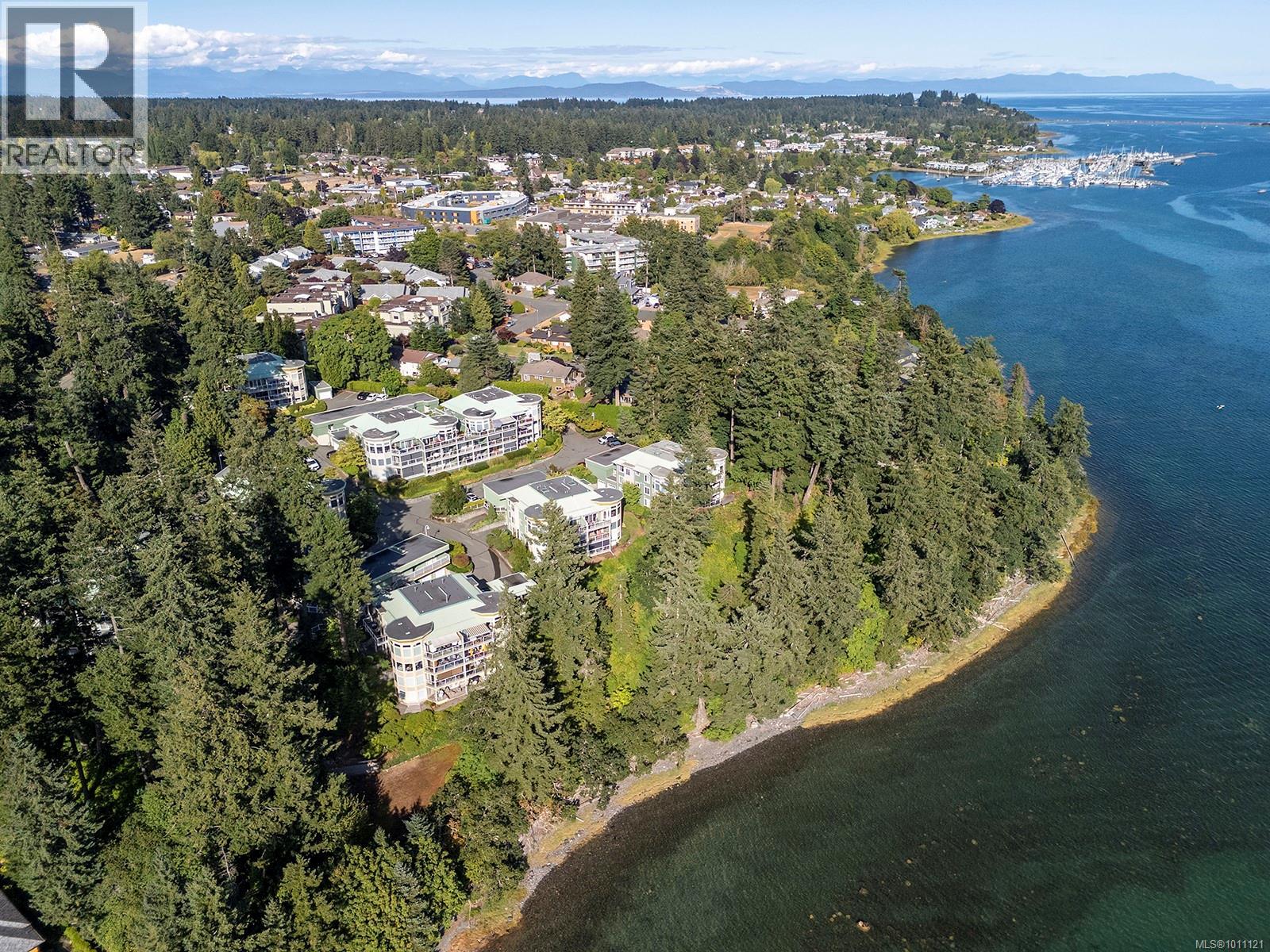 206 2275 Comox Ave, Comox
