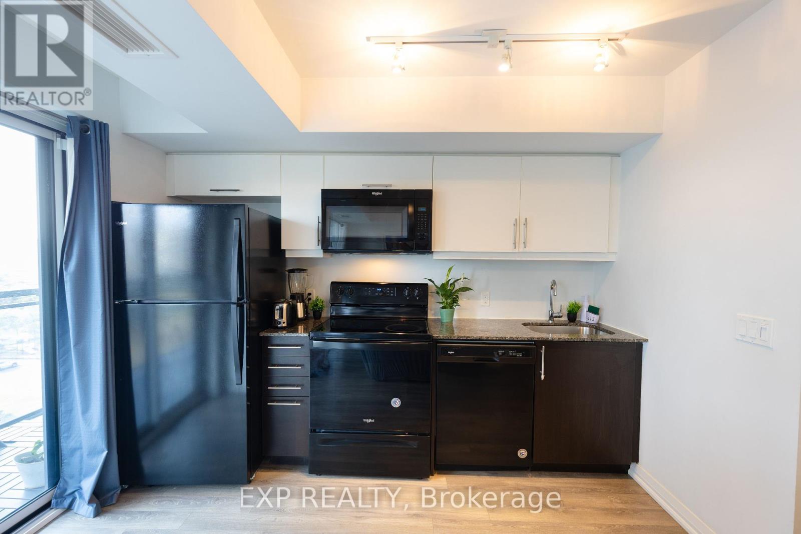 Photo 10 of 707 30 Meadowglen Place, Toronto ON