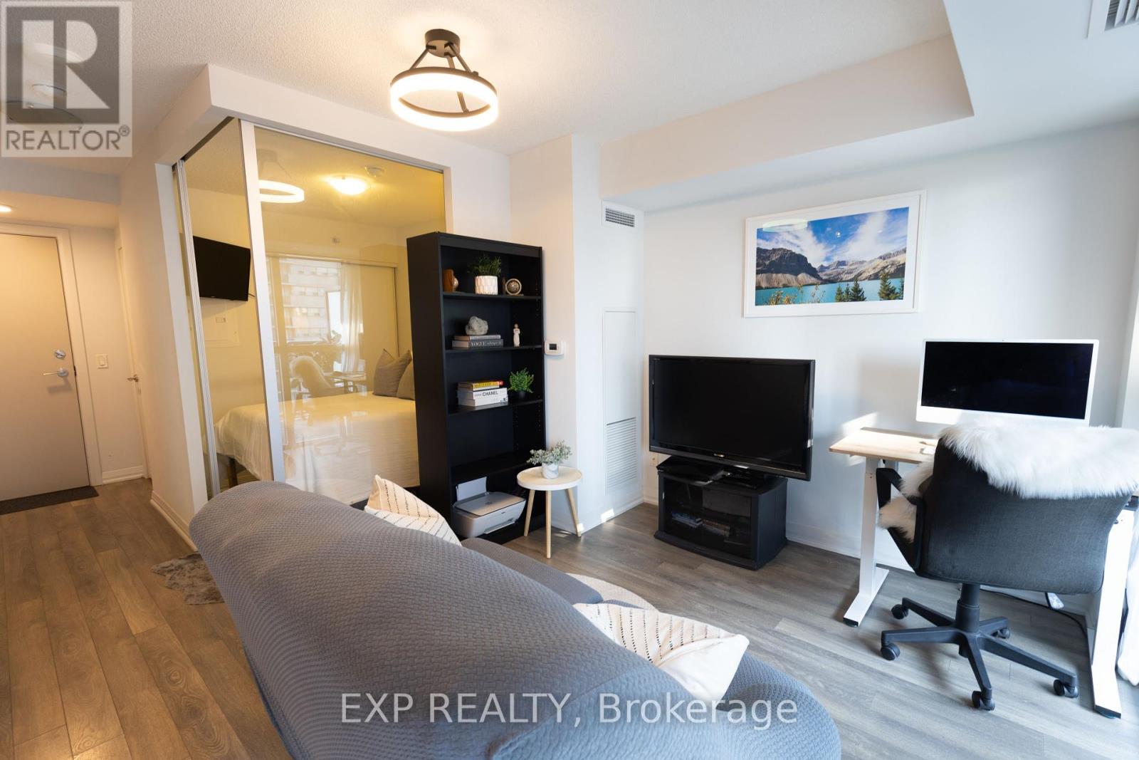 Photo 11 of 707 30 Meadowglen Place, Toronto ON