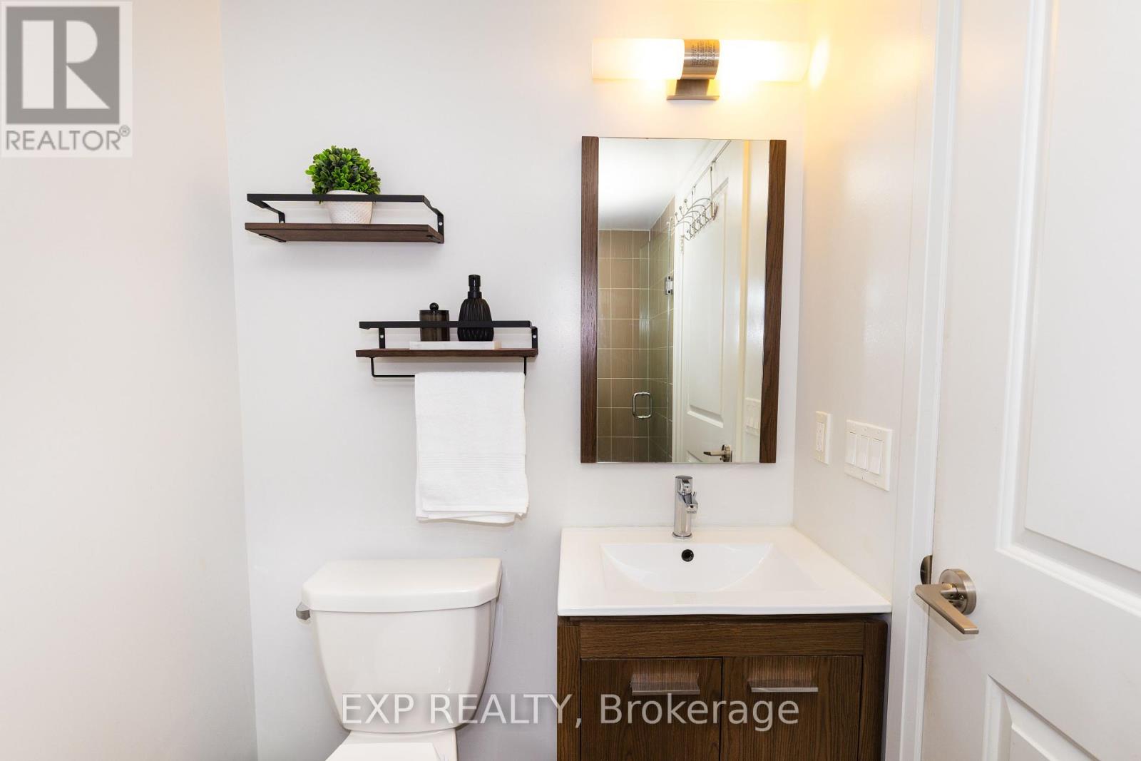 Photo 13 of 707 30 Meadowglen Place, Toronto ON