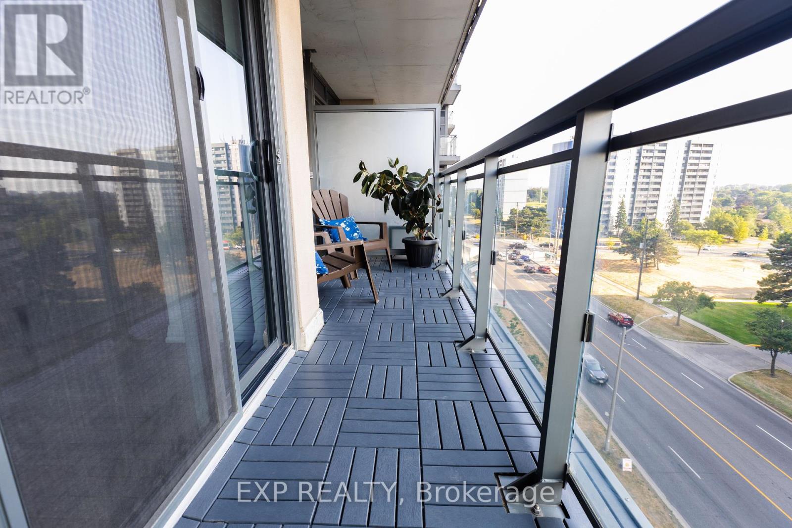 Photo 7 of 707 30 Meadowglen Place, Toronto ON