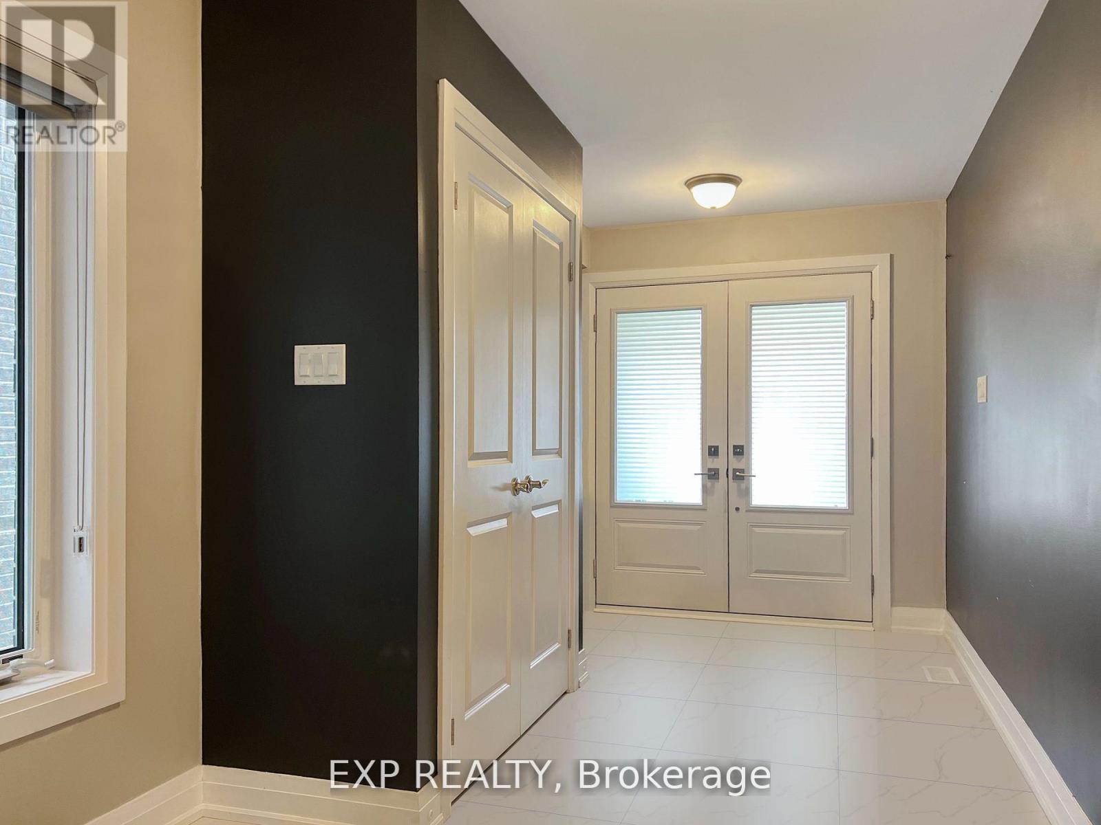 Photo 10 of 922 Isaac Phillips Way, Newmarket ON