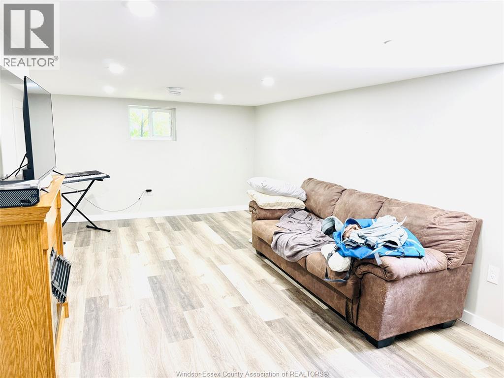 Photo 25 of 871 Pillette, Windsor ON