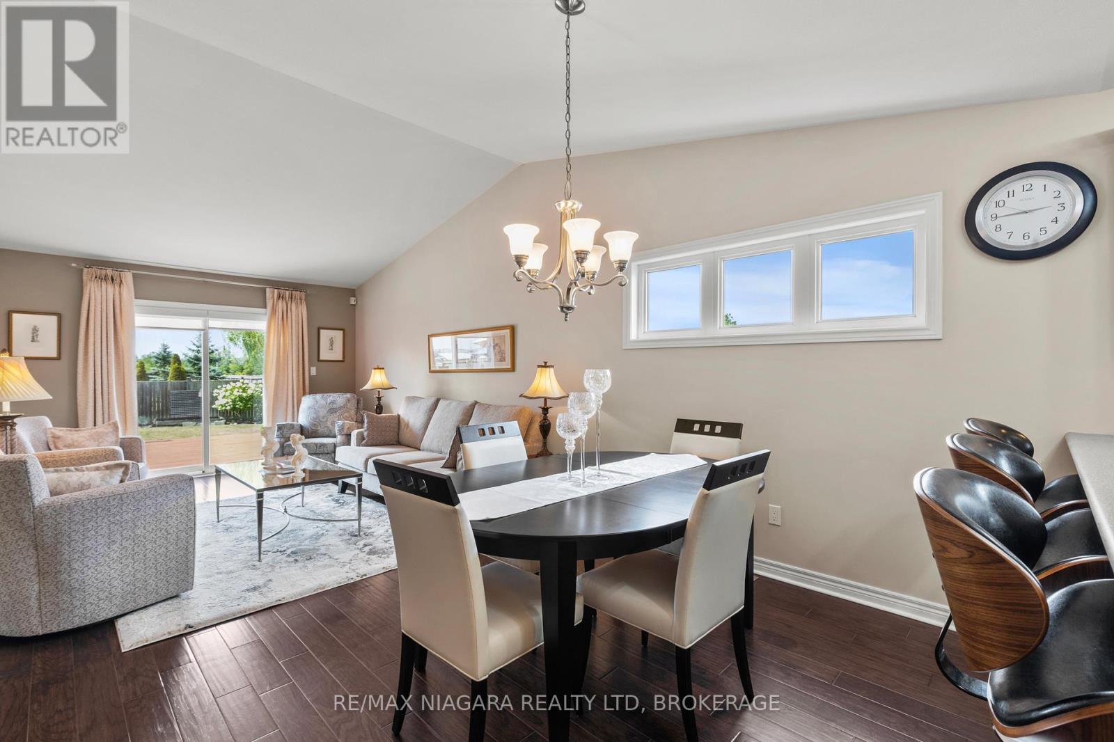 Photo 12 of 78 Falcon Drive, Welland ON