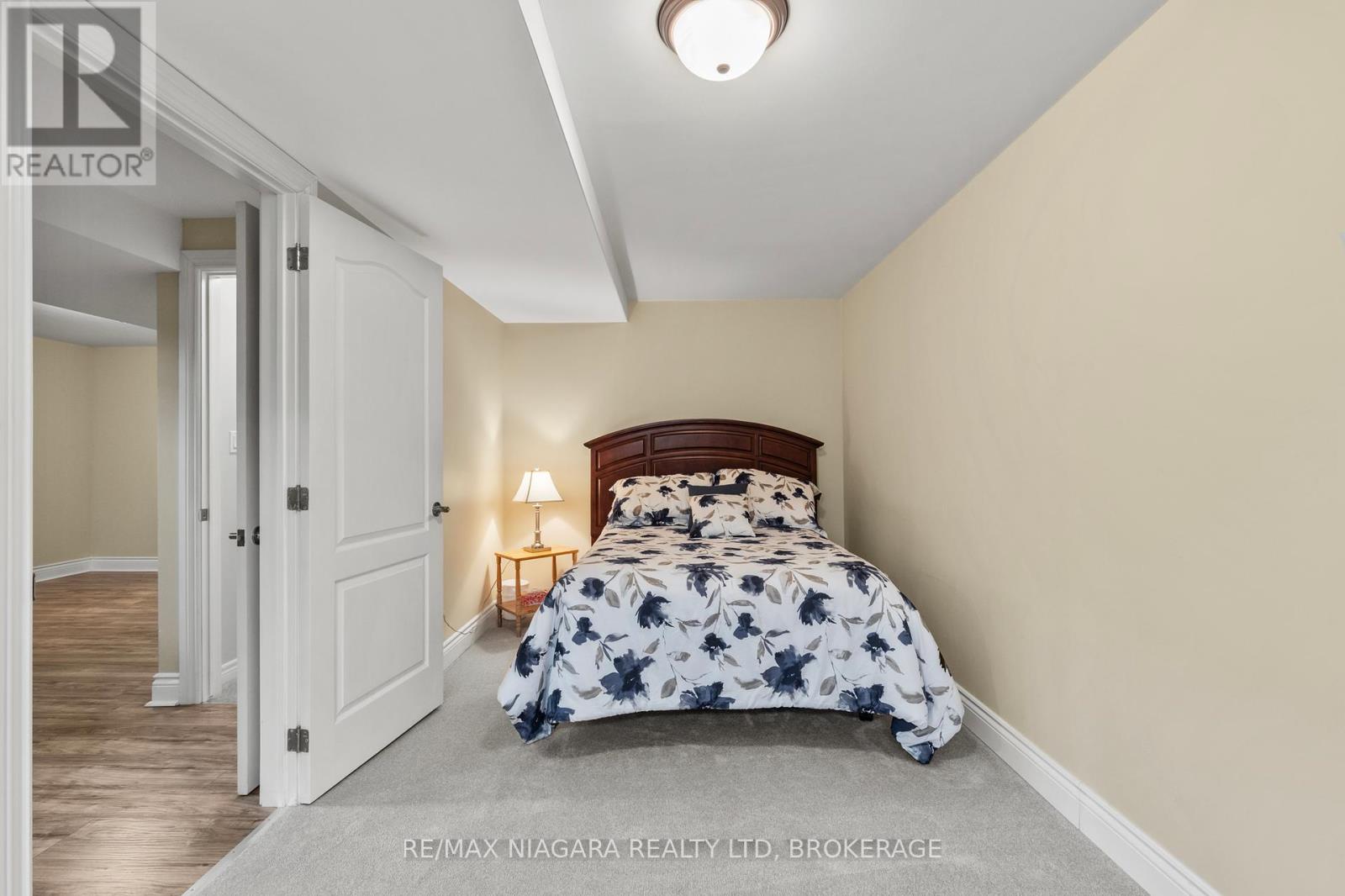 Photo 29 of 78 Falcon Drive, Welland ON