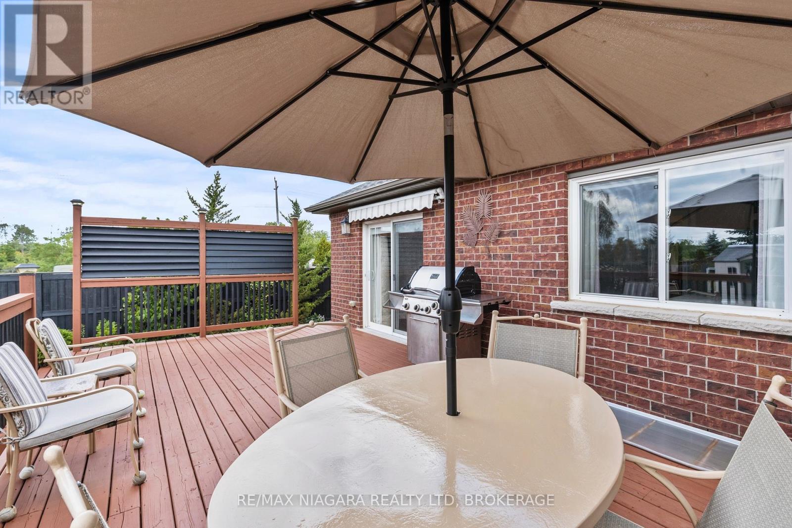 Photo 5 of 78 Falcon Drive, Welland ON