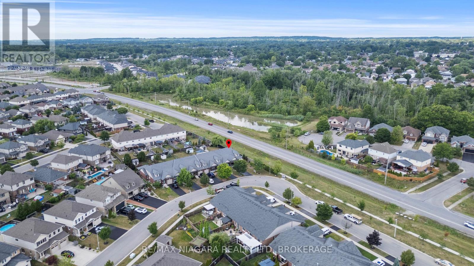 Photo 3 of 78 Falcon Drive, Welland ON