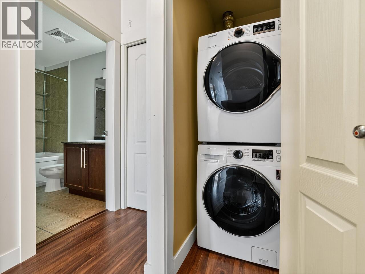 Photo 15 of 23 6538 Elgin Avenue, Burnaby BC