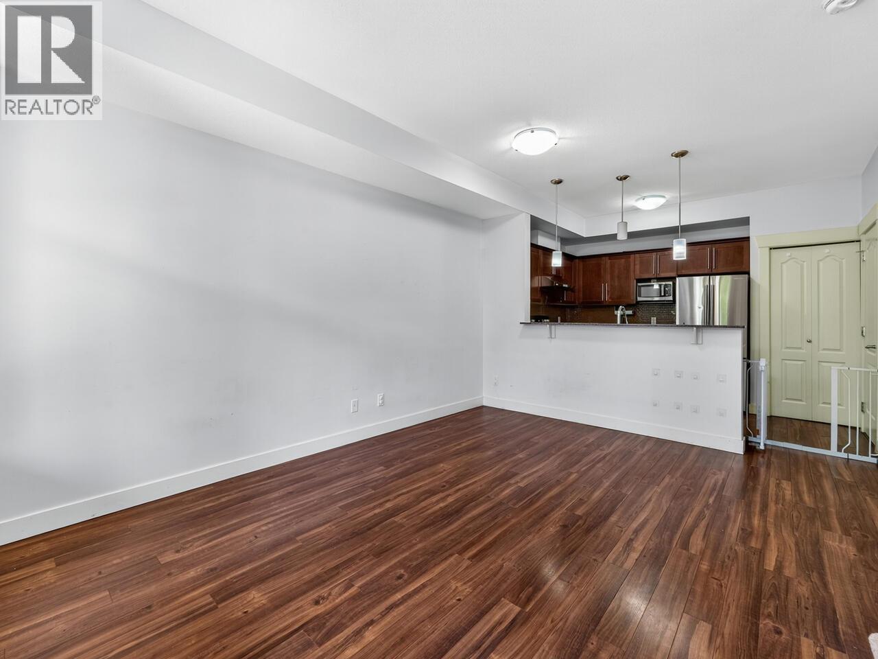 Photo 5 of 23 6538 Elgin Avenue, Burnaby BC
