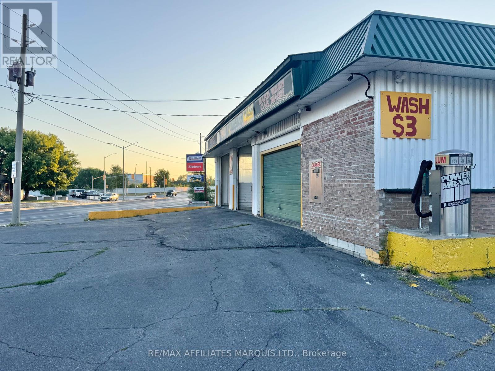 Photo 3 of 447 Second Street W, Cornwall ON