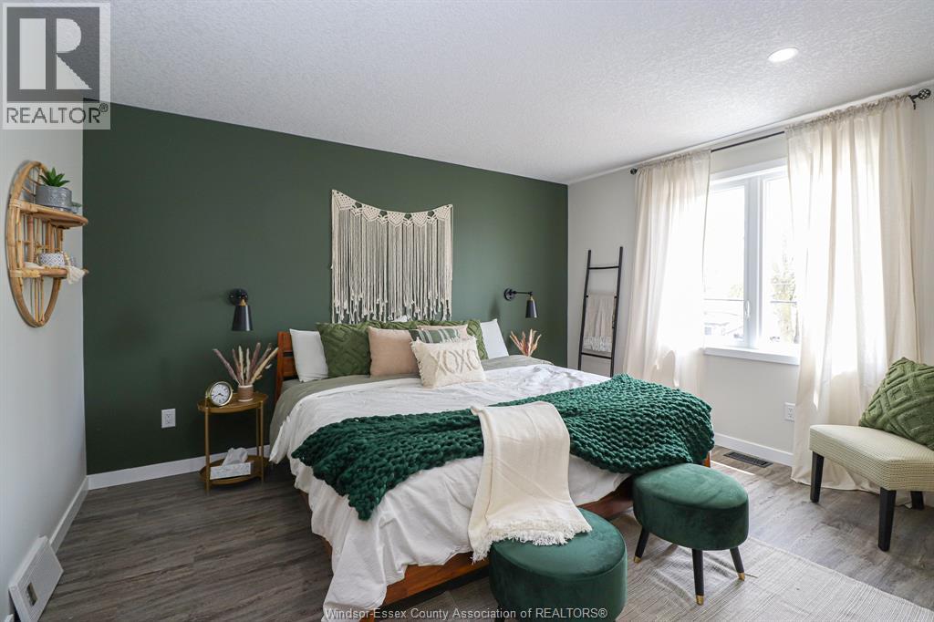 Photo 5 of 105 King Street, Chatham ON