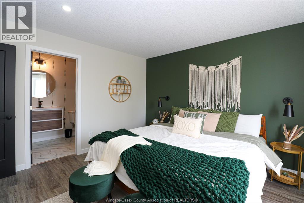 Photo 8 of 105 King Street, Chatham ON