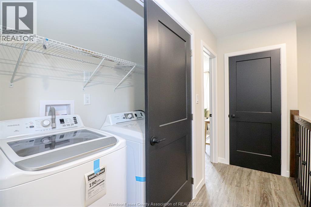 Photo 24 of 105 King Street, Chatham ON