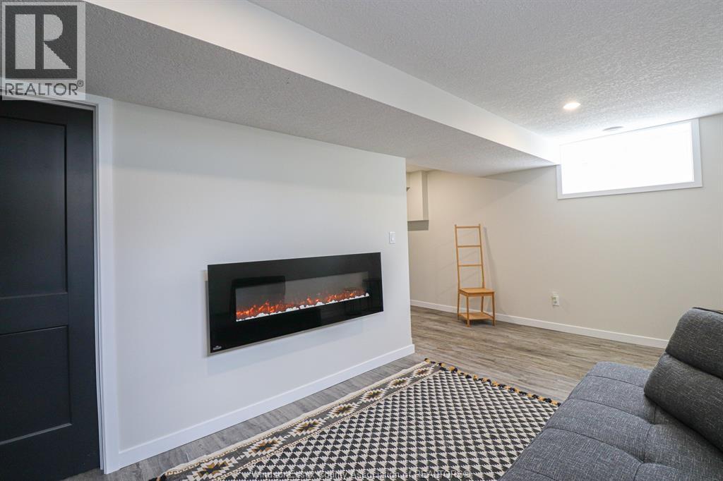 Photo 1 of 105 King Street, Chatham ON