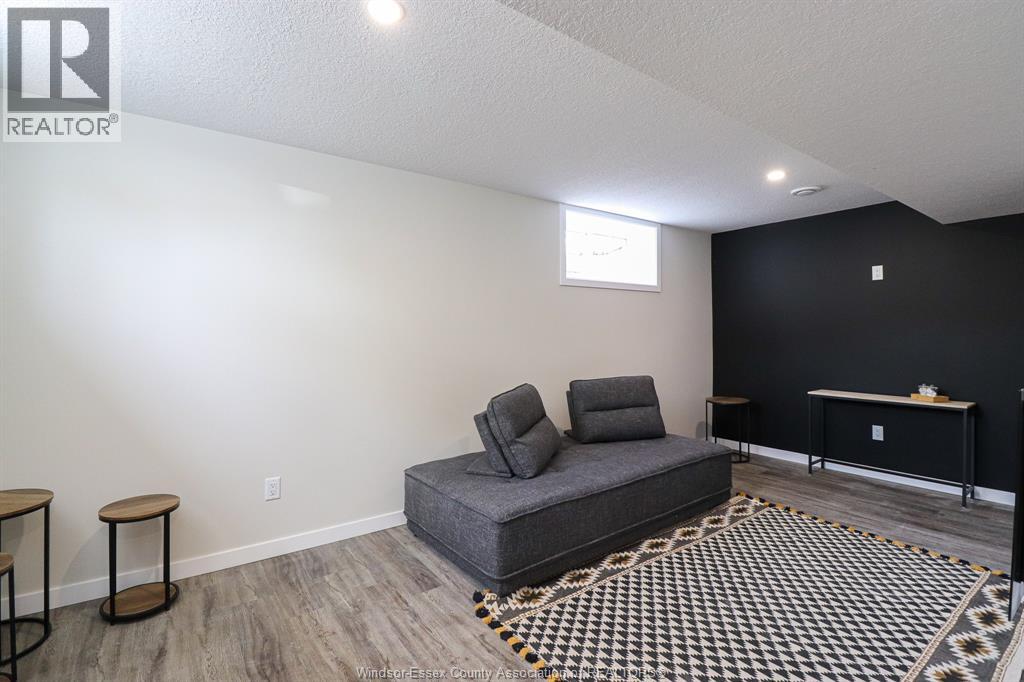 Photo 20 of 105 King Street, Chatham ON