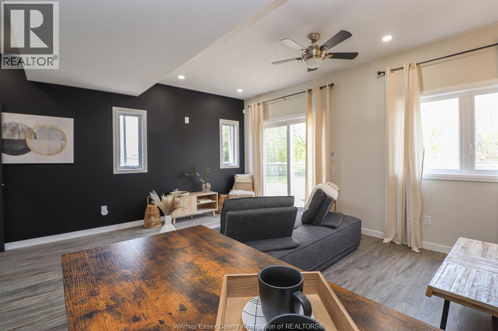 Photo 22 of 105 King Street, Chatham ON
