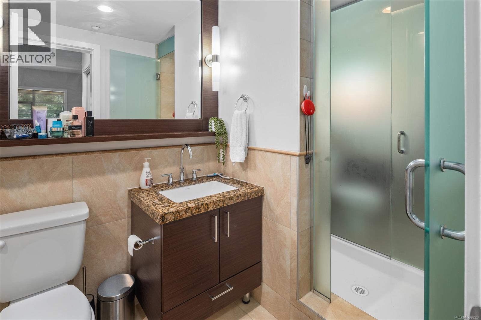 Photo 10 of 321 1400 Lynburne Pl, Langford BC