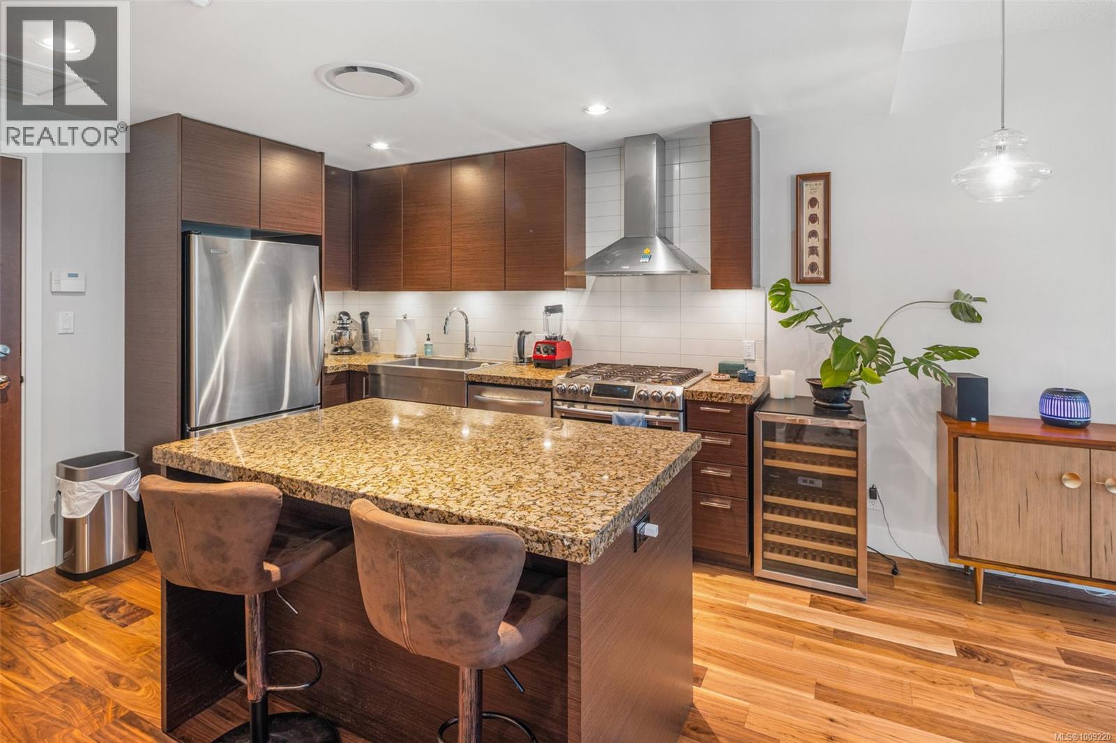Photo 2 of 321 1400 Lynburne Pl, Langford BC