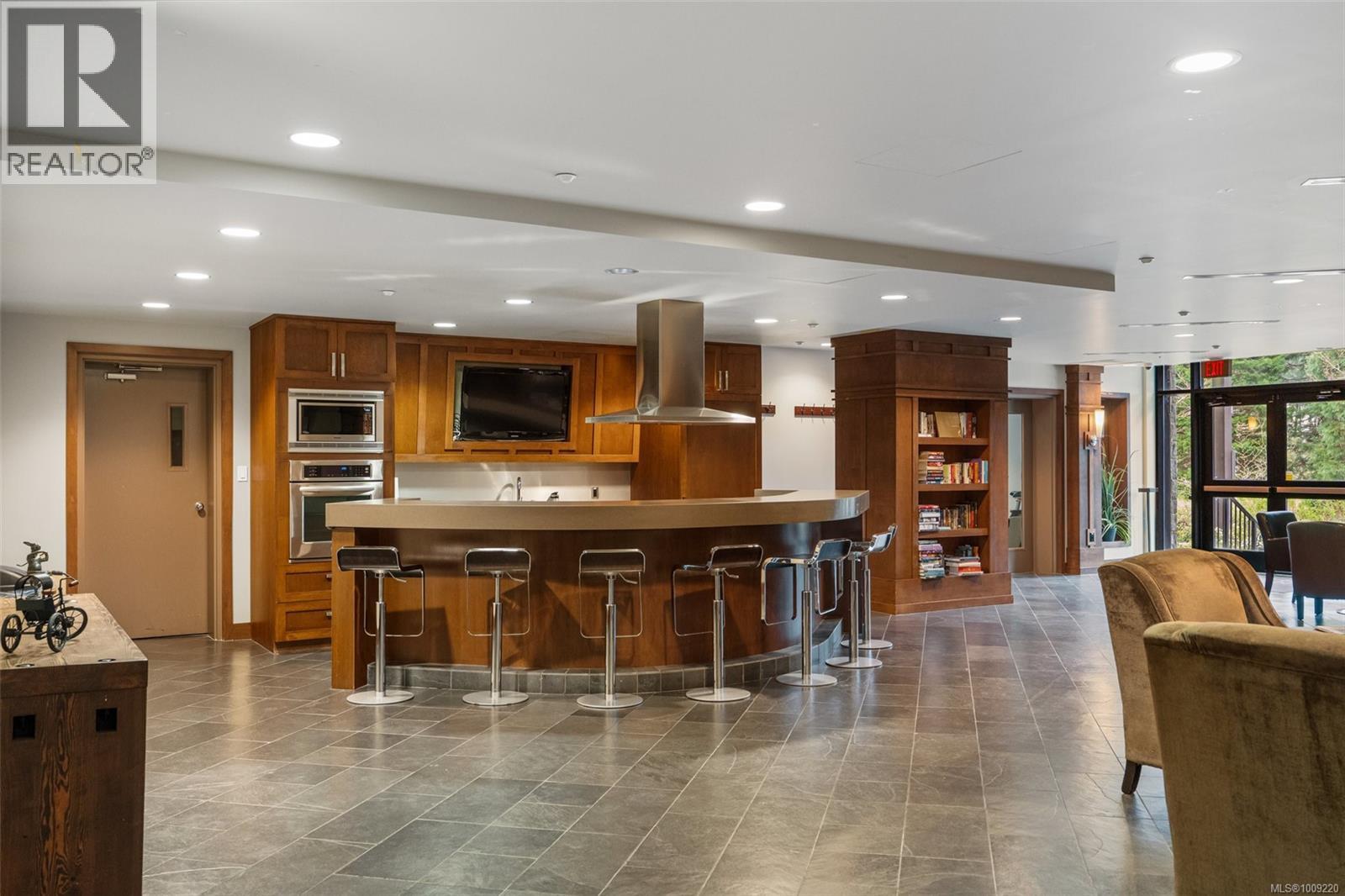 Photo 21 of 321 1400 Lynburne Pl, Langford BC