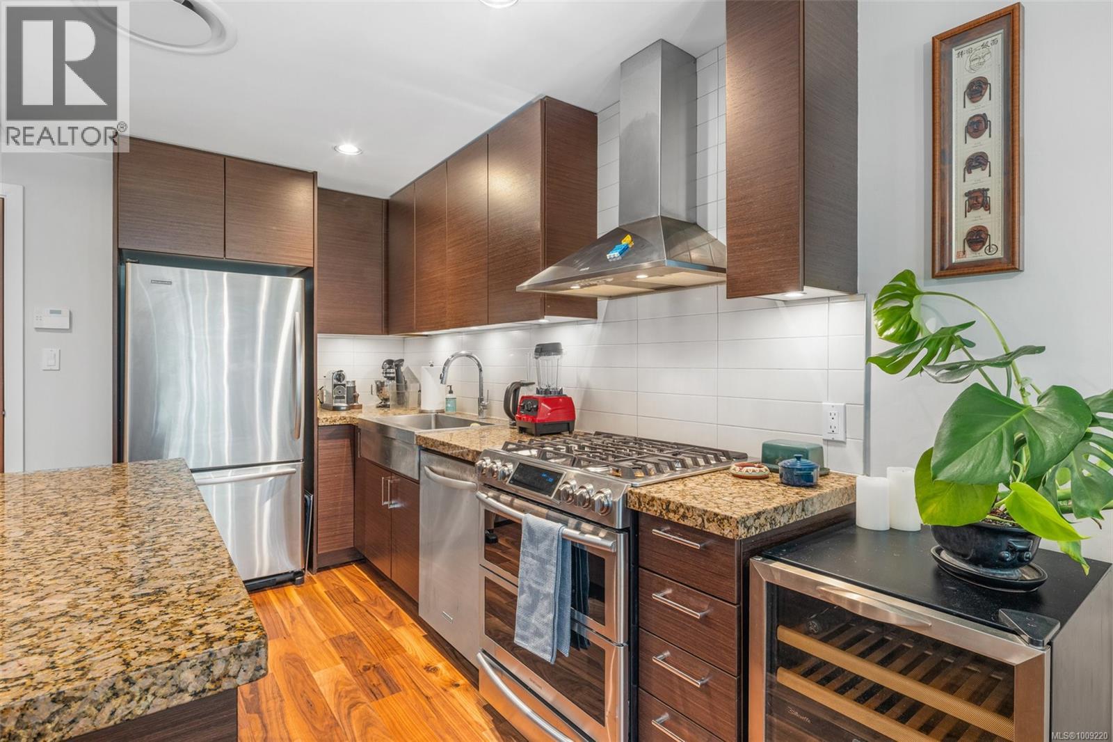 Photo 5 of 321 1400 Lynburne Pl, Langford BC