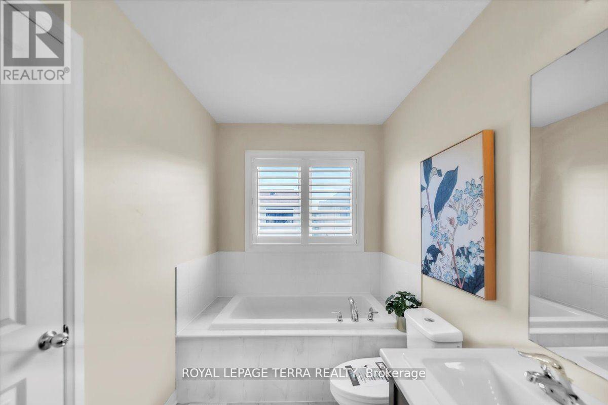 Photo 33 of 67 Cryderman Lane, Clarington ON