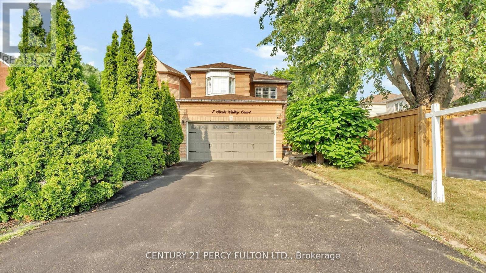 Photo 1 of 7 Steele Valley Court, Whitby ON