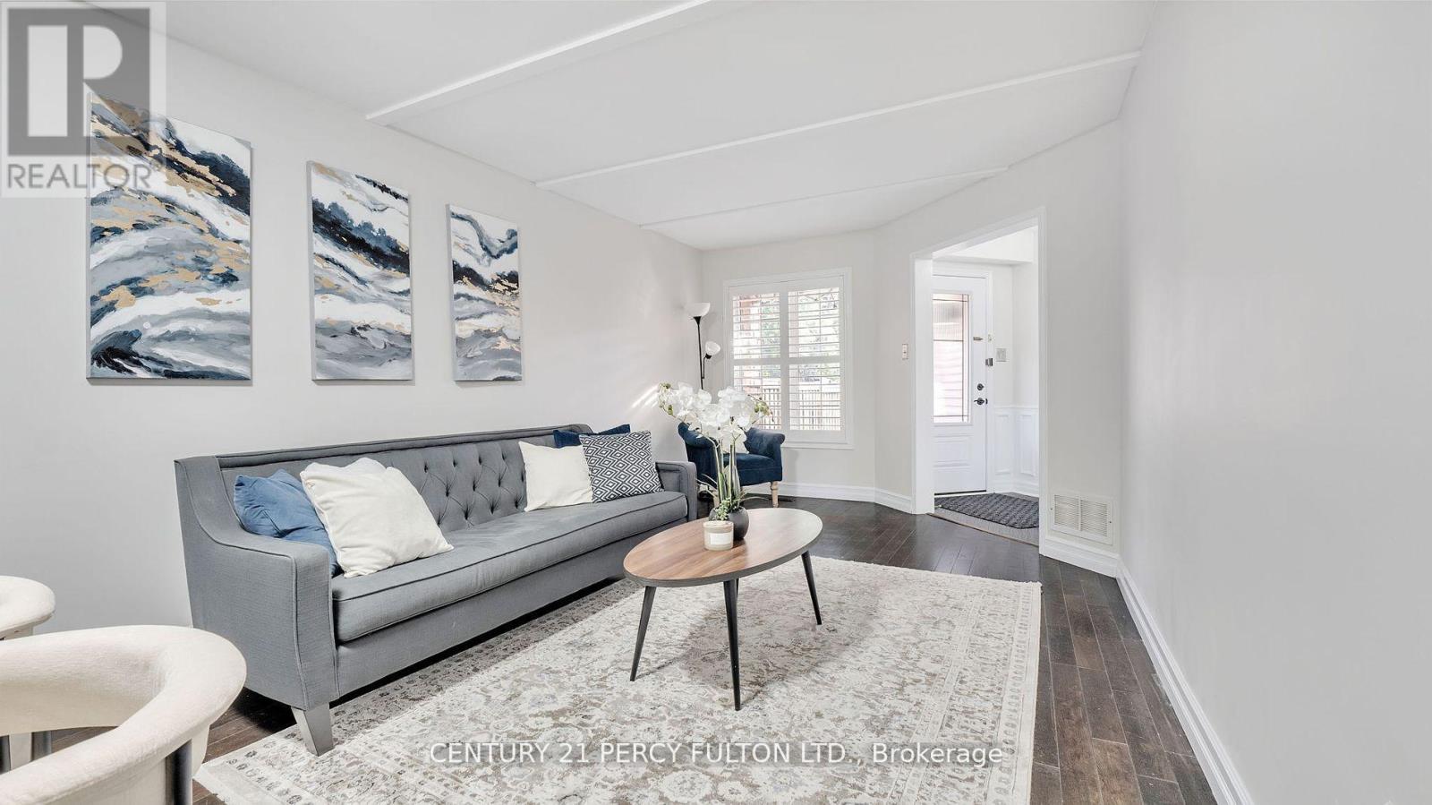 Photo 13 of 7 Steele Valley Court, Whitby ON