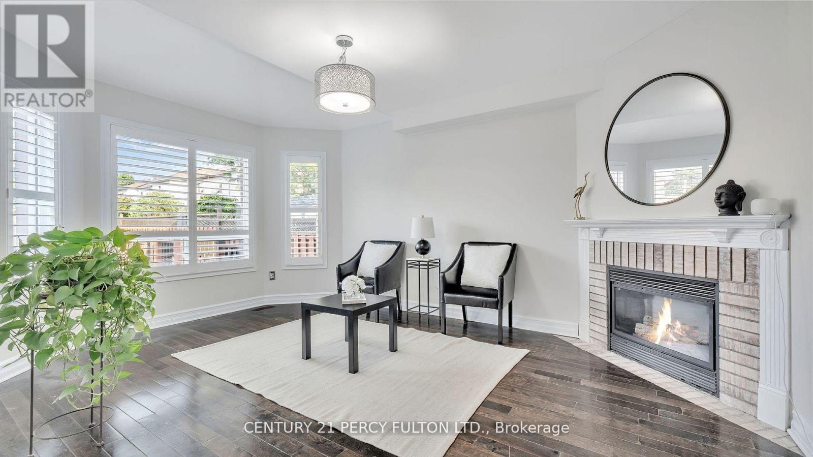 Photo 11 of 7 Steele Valley Court, Whitby ON