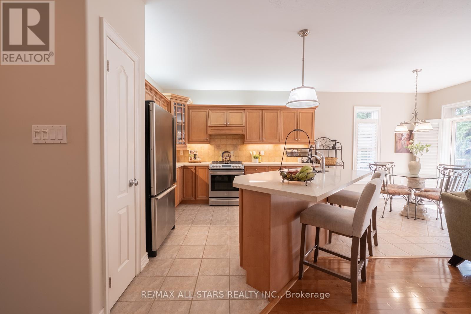 Photo 19 of 79 Gardiner Drive, Bradford West Gwillimbury ON