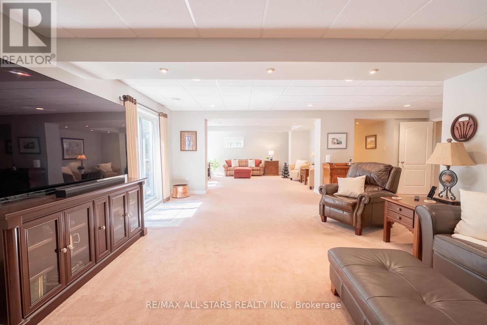 Photo 31 of 79 Gardiner Drive, Bradford West Gwillimbury ON