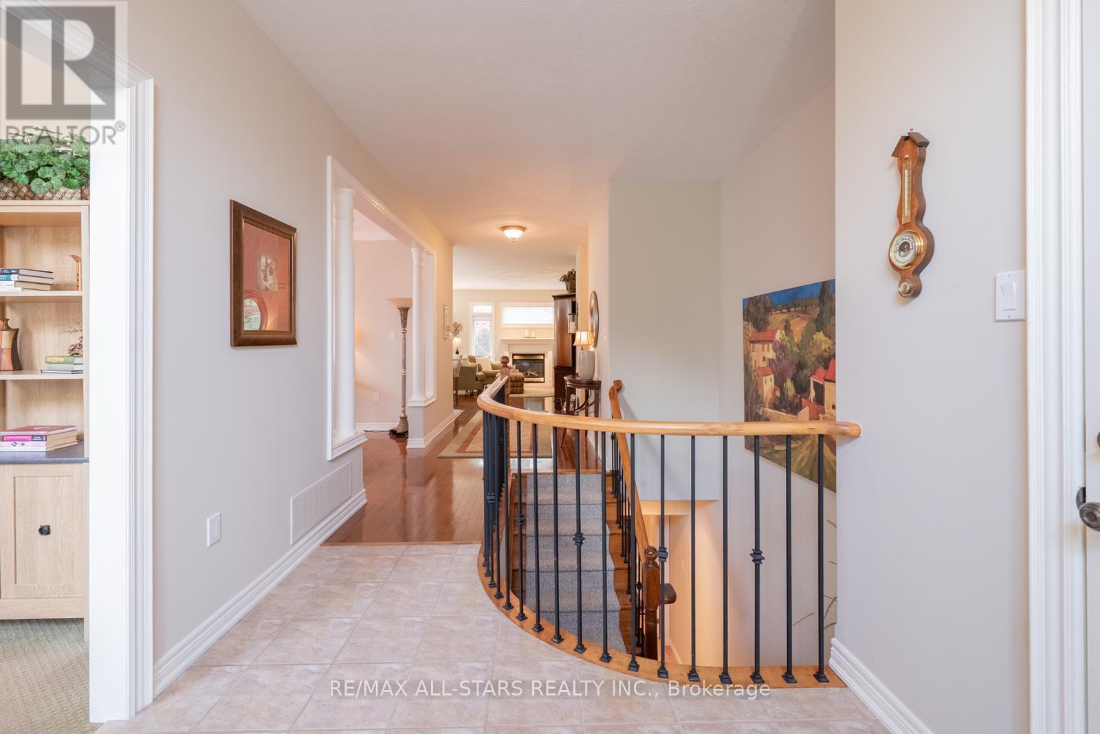 Photo 6 of 79 Gardiner Drive, Bradford West Gwillimbury ON