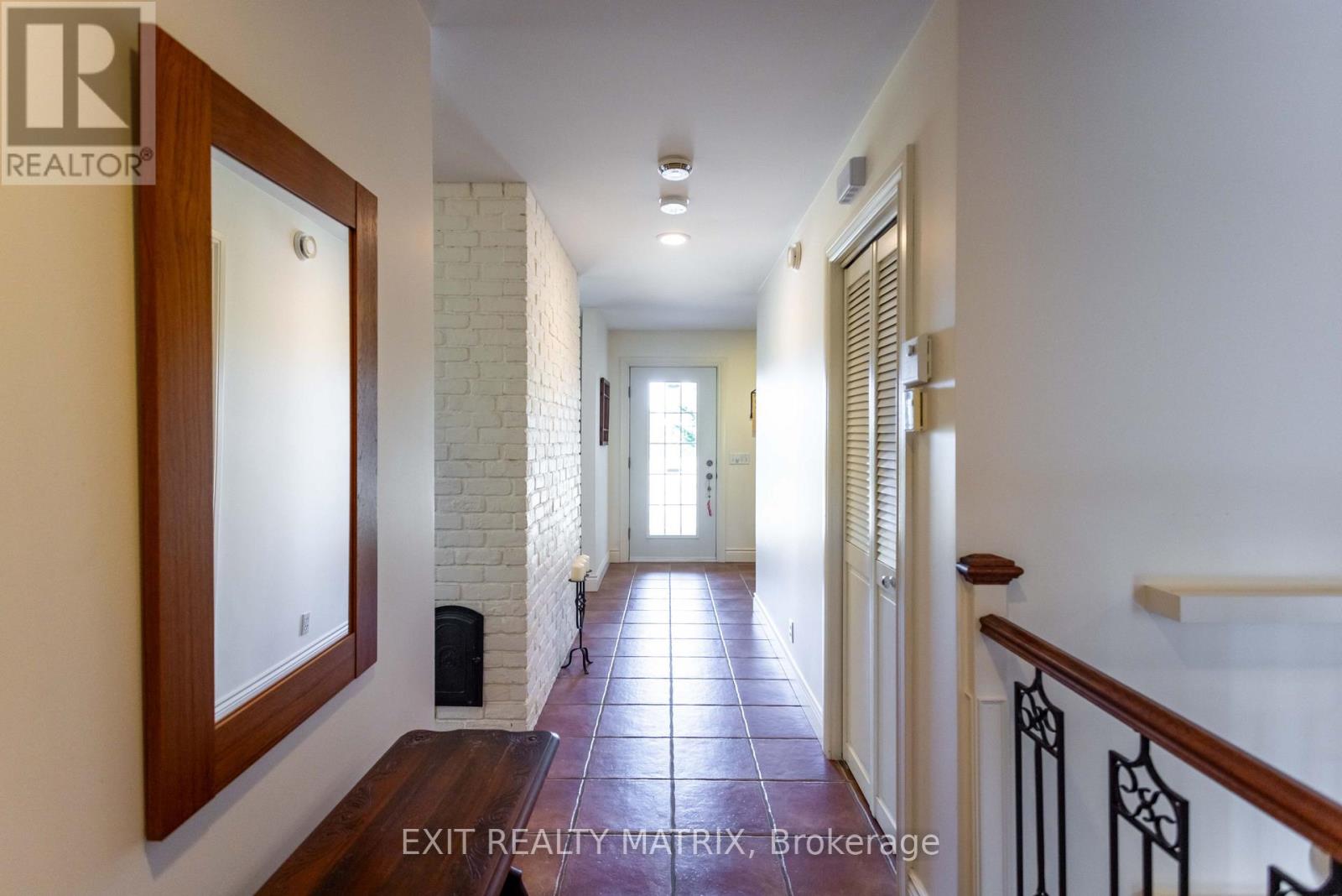 Photo 10 of 20306 Lochiel Street W, North Glengarry ON