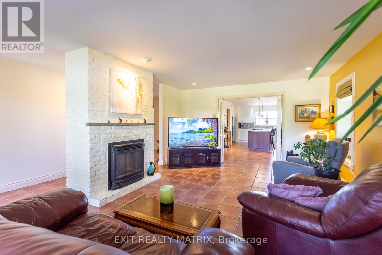Photo 13 of 20306 Lochiel Street W, North Glengarry ON