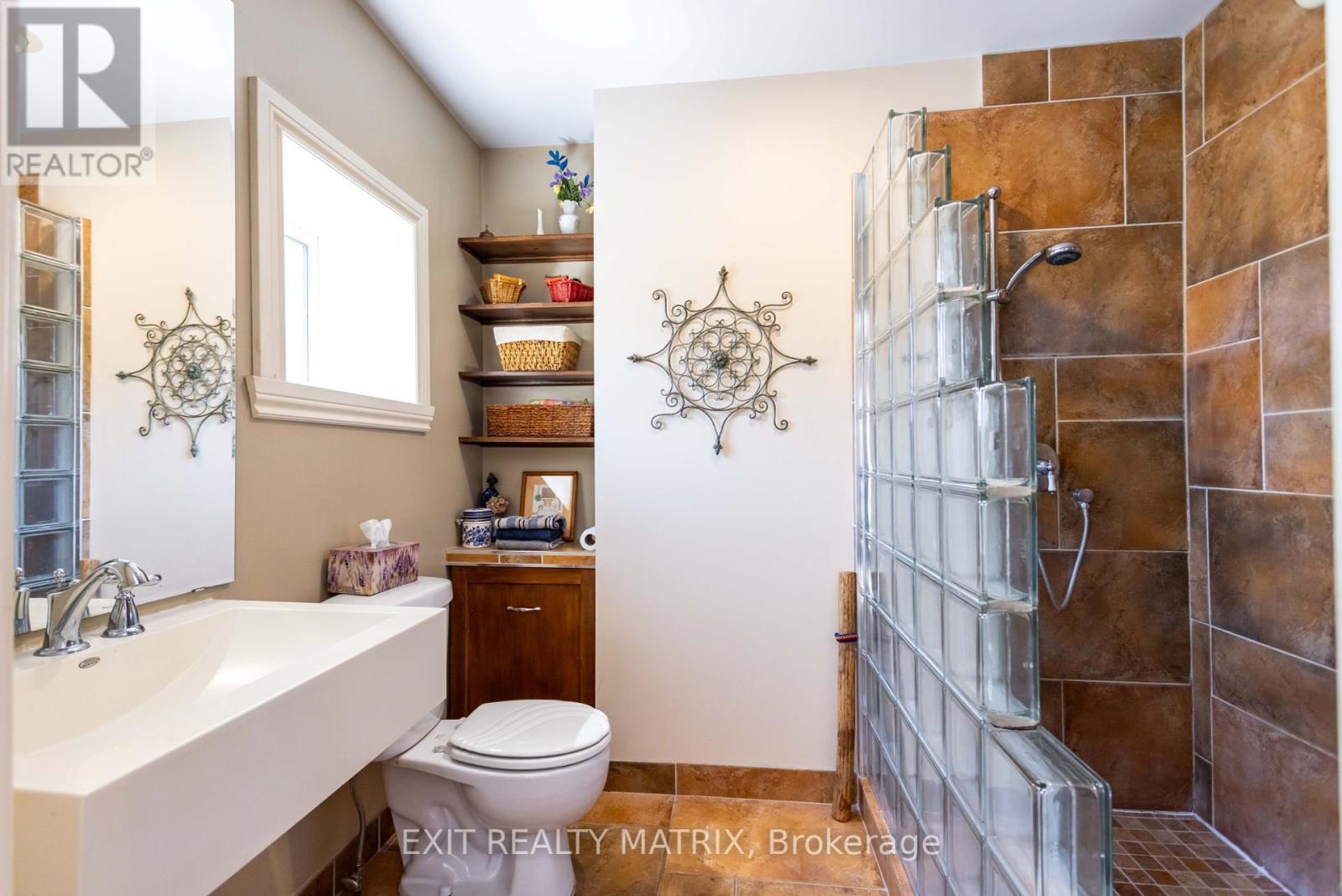 Photo 26 of 20306 Lochiel Street W, North Glengarry ON