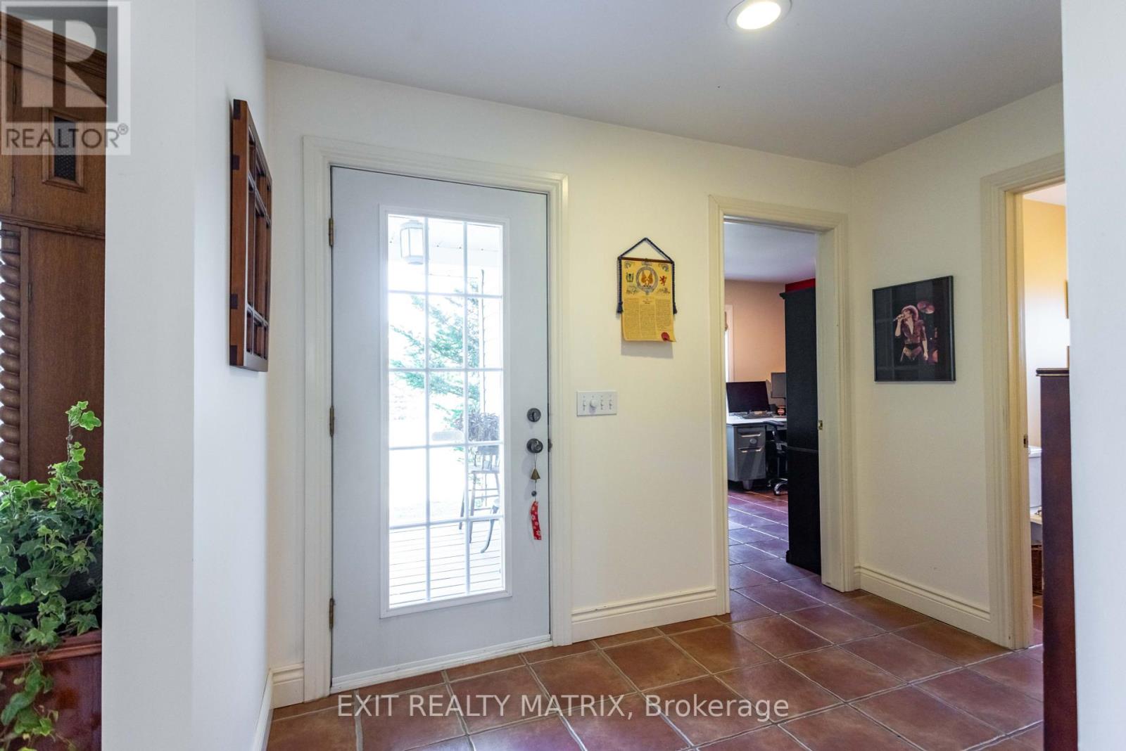 Photo 7 of 20306 Lochiel Street W, North Glengarry ON