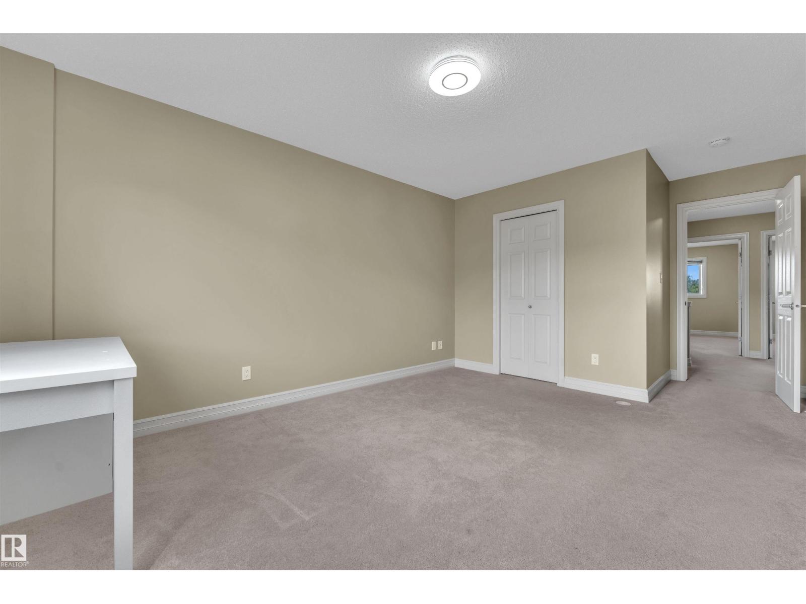 Photo 8 of 77 5317 3 Av Sw, Edmonton AB