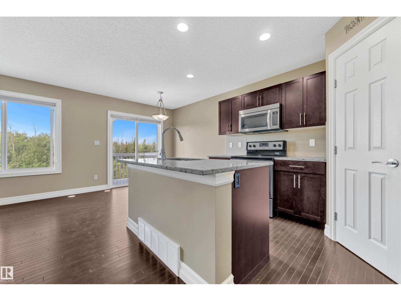 Photo 17 of 77 5317 3 Av Sw, Edmonton AB