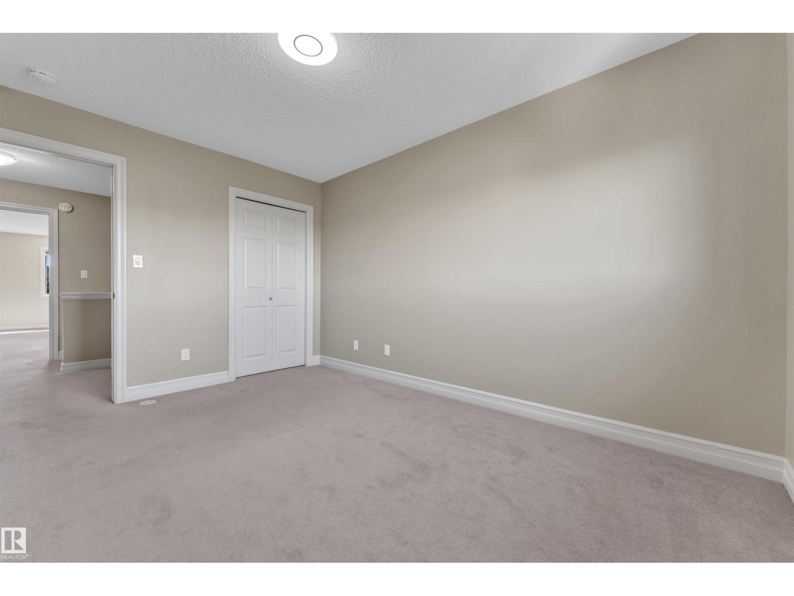 Photo 6 of 77 5317 3 Av Sw, Edmonton AB