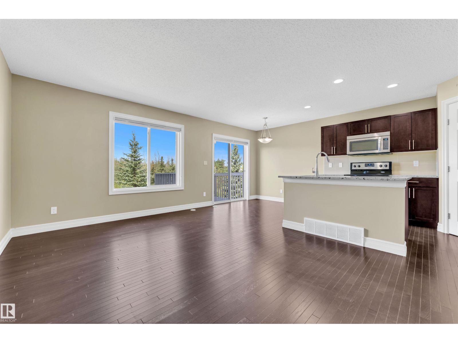 Photo 4 of 77 5317 3 Av Sw, Edmonton AB