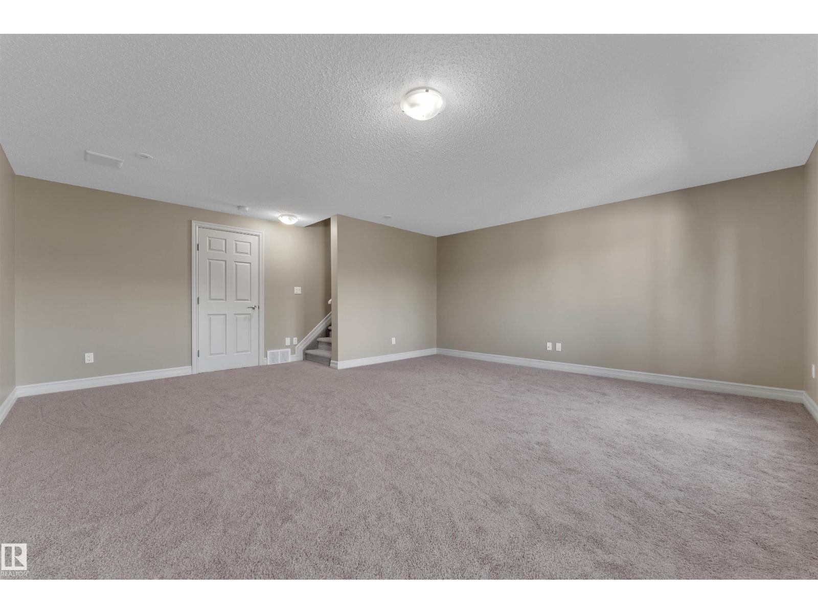 Photo 7 of 77 5317 3 Av Sw, Edmonton AB