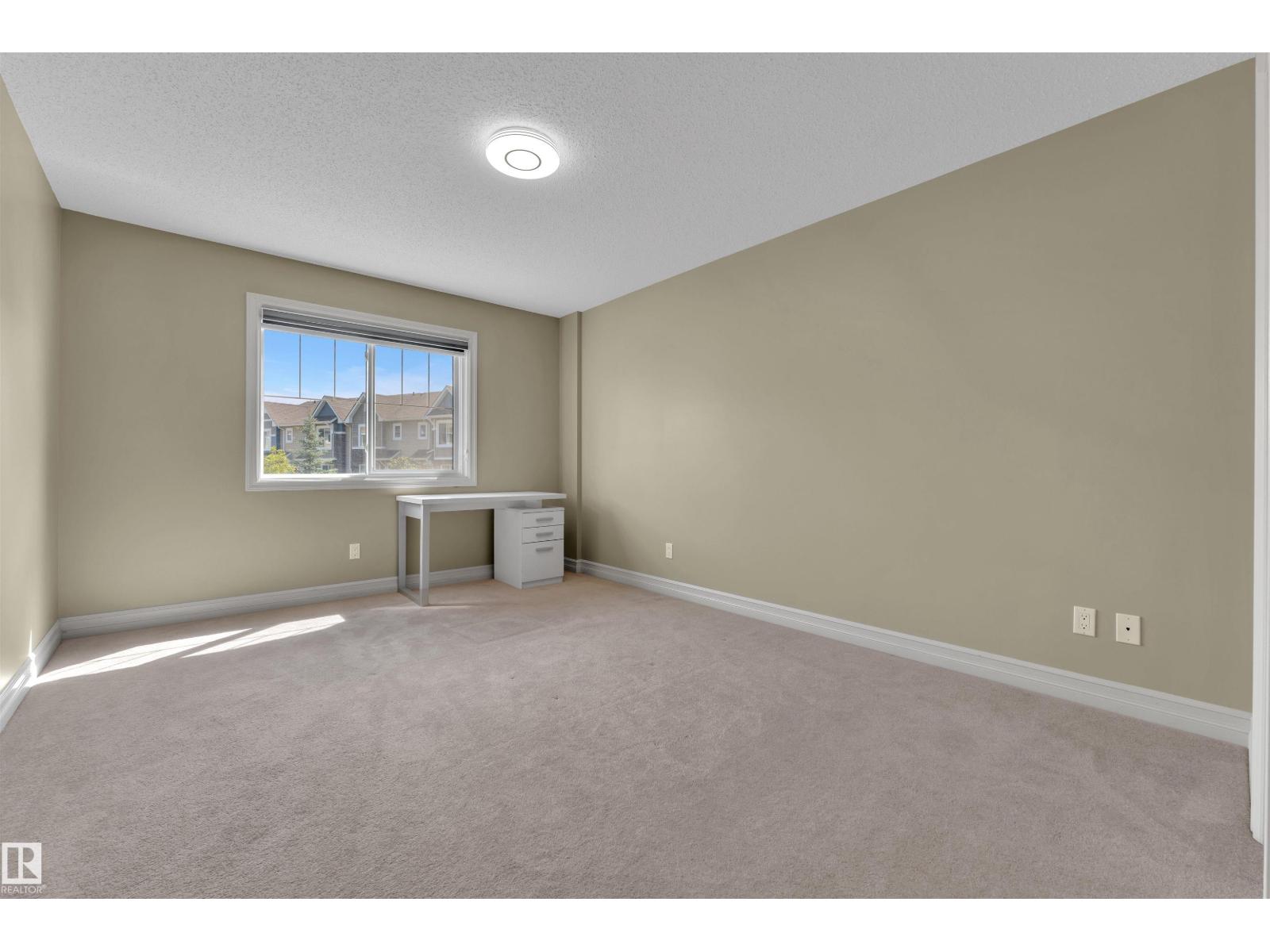 Photo 13 of 77 5317 3 Av Sw, Edmonton AB