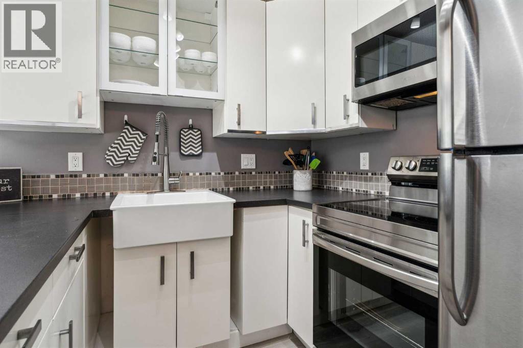 Photo 10 of 1336 154 Avenue Sw, Calgary AB