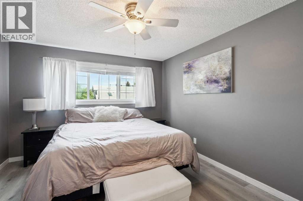 Photo 15 of 1336 154 Avenue Sw, Calgary AB