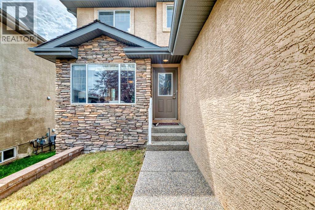 Single Family House for Sale in  Royal Ridge Hill NW Royal Oak Calgary 