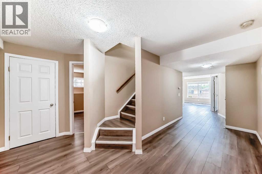 Single Family House for Sale in  Royal Ridge Hill NW Royal Oak Calgary 