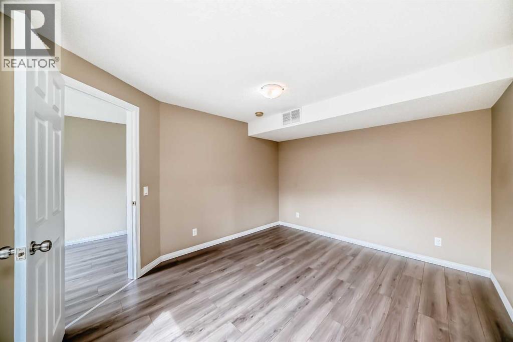 Single Family House for Sale in  Royal Ridge Hill NW Royal Oak Calgary 