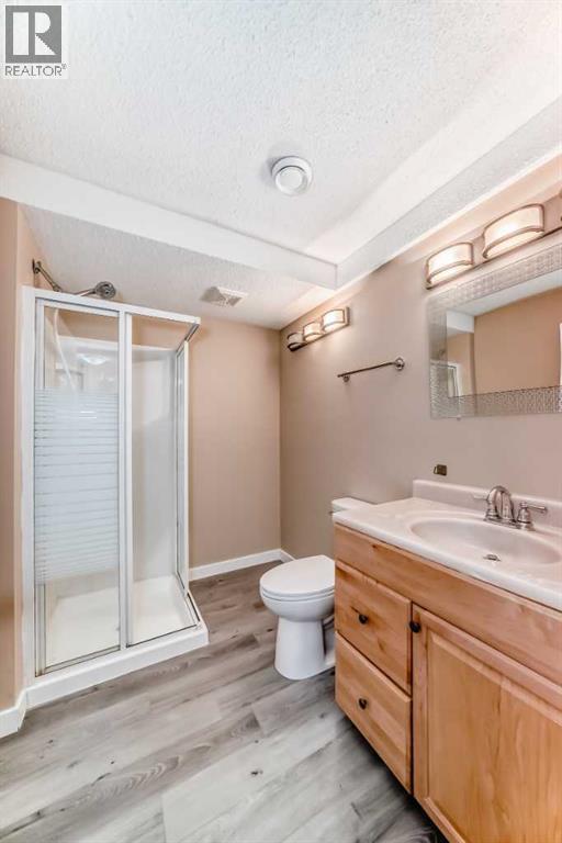 Single Family House for Sale in  Royal Ridge Hill NW Royal Oak Calgary 