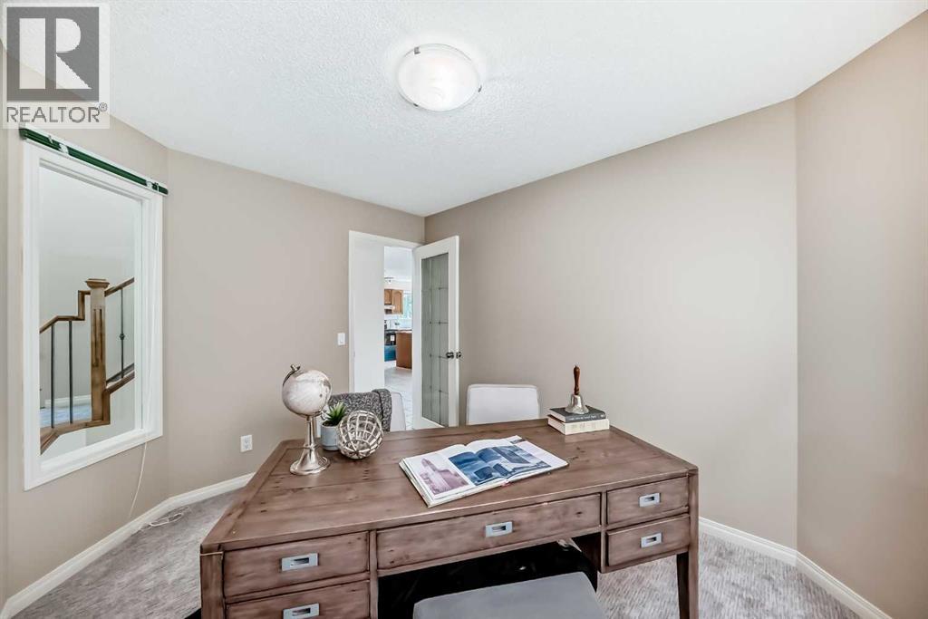 Single Family House for Sale in  Royal Ridge Hill NW Royal Oak Calgary 