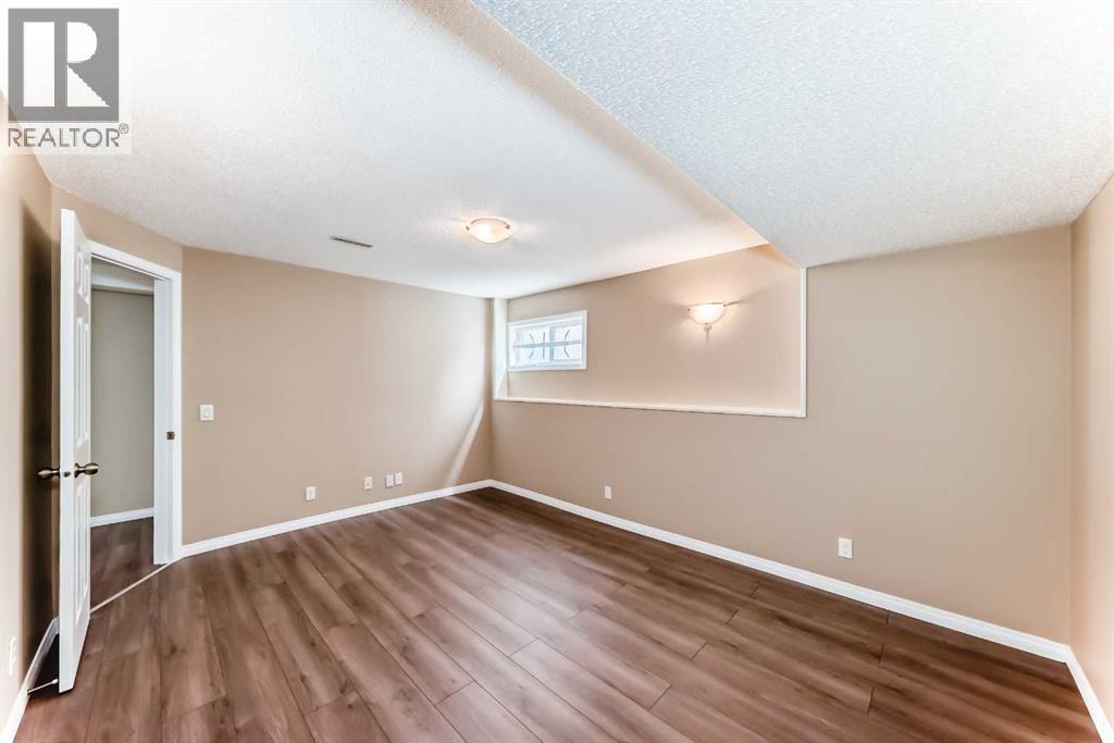 Single Family House for Sale in  Royal Ridge Hill NW Royal Oak Calgary 