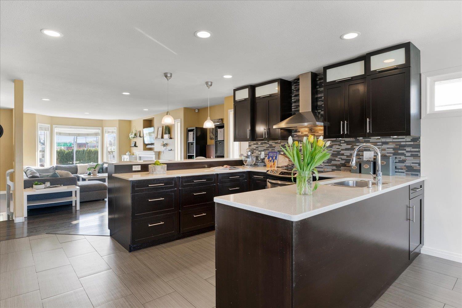 Photo 39 of 34611 6th Avenue, Abbotsford BC